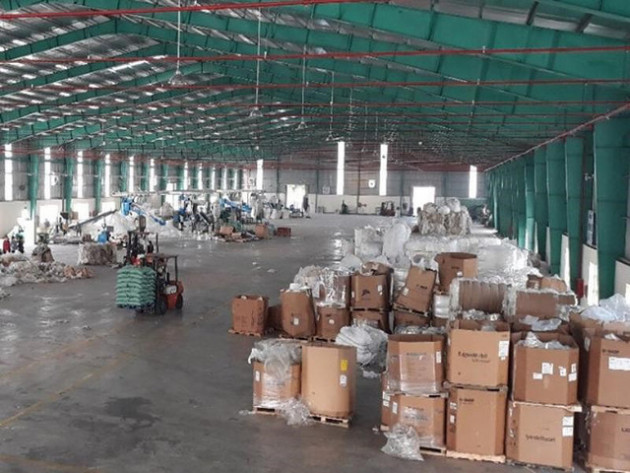 Hơn 15.000 container phế liệu đang lưu tại các cảng - Ảnh 1.