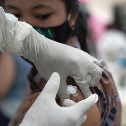 Indonesia đe dọa trừng phạt những người từ chối tiêm vắc xin chống Covid-19