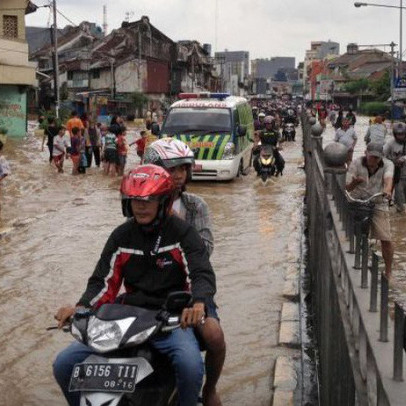 Jakarta chìm nhanh nhất thế giới, TP HCM đứng thứ 3, biến đổi khí hậu đáng sợ hơn rất nhiều so với chúng ta tưởng tượng