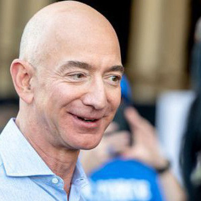 Jeff Bezos ly dị vợ nhưng vẫn là tỷ phú giàu nhất thế giới theo danh sách của Forbes