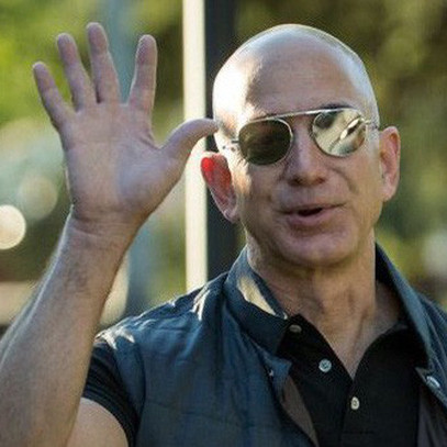 Jeff Bezos vừa đạt được kỷ lục mà Bill Gates cũng chưa từng làm được