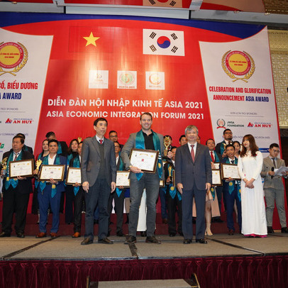 Jetts 24 Hour Fitness nằm trong top 100 thương hiệu tin dùng Asia