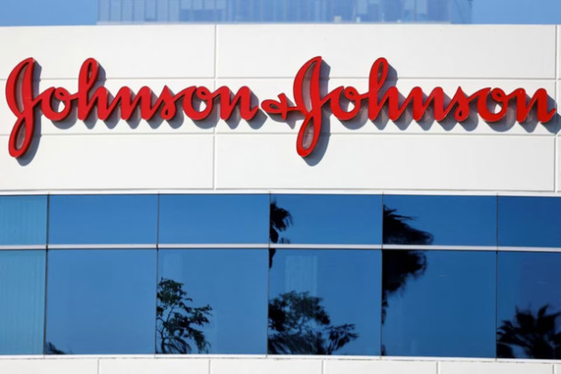 Johnson & Johnson thua vụ kiện 302 triệu USD