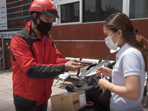 J&T Express nỗ lực toàn diện, vượt “bão” dịch - Ảnh 1.