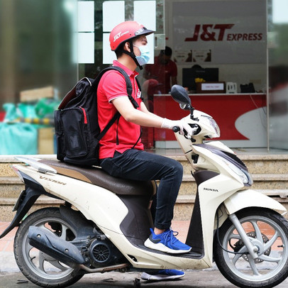 J&T Express nỗ lực toàn diện, vượt “bão” dịch