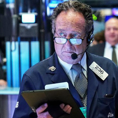 Kết thúc đà tăng liên tiếp trong 4 phiên, Dow Jones rớt gần 200 điểm