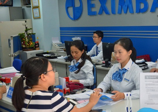 Khách hàng bị chiếm đoạt 245 tỉ đồng: Eximbank vẫn chần chừ - Ảnh 2.