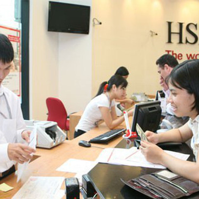 Khách hàng "choáng" vì lãi suất thẻ tín dụng quá hạn như tín dụng đen, HSBC nói gì?