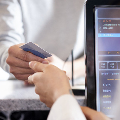 Khách hàng hay ngân hàng phải chịu trách nhiệm cho gian lận giao dịch điện tử?