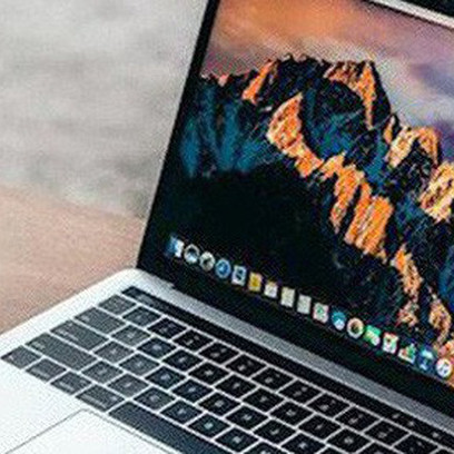 Khách nước ngoài kẹt lại Việt Nam vì mang theo MacBook Pro 15 inch