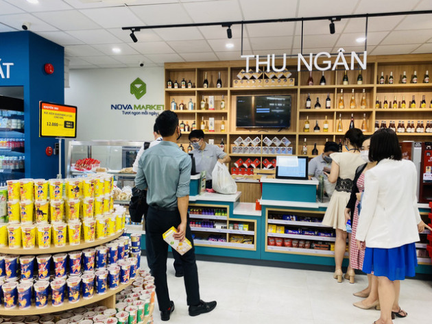 Bên trong cửa hàng tiện lợi - Nova Market - đầu tiên tại Tp.HCM của đại gia bất động sản Novaland - Ảnh 5.