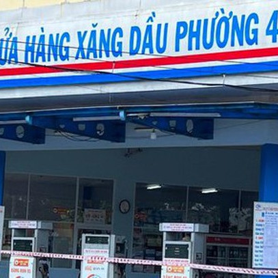 'Khát' xăng dầu: La liệt tàu cá nằm bờ, người dân quay cuồng vì gánh nợ