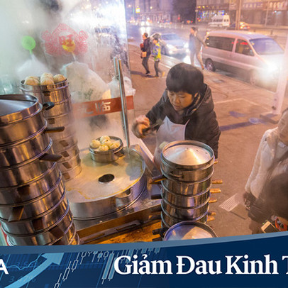 Khó khăn chồng chất khó khăn: Hai đợt đại dịch làm lộ rõ điểm yếu lớn trong ngành kinh tế quan trọng nhất TQ