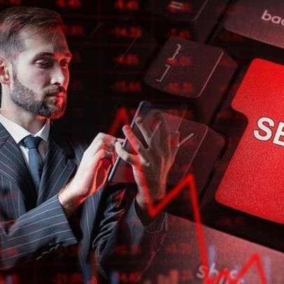 Khối ngoại bán ròng mạnh gần 700 tỷ đồng, "xả" hàng trên diện rộng