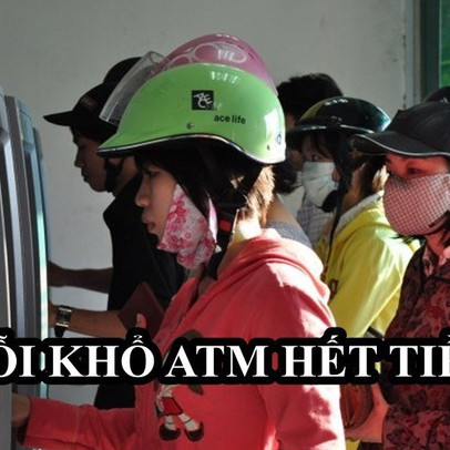 Khốn khổ ngày Tết vì ATM hết tiền, chuyển khoản nghẽn, hotline quá tải