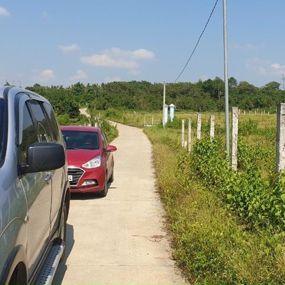 Không bán được, giá bất động sản vẫn găm giá