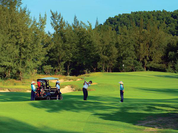 Không được phép xây dựng sân golf trên đất quốc phòng, an ninh - Ảnh 2.