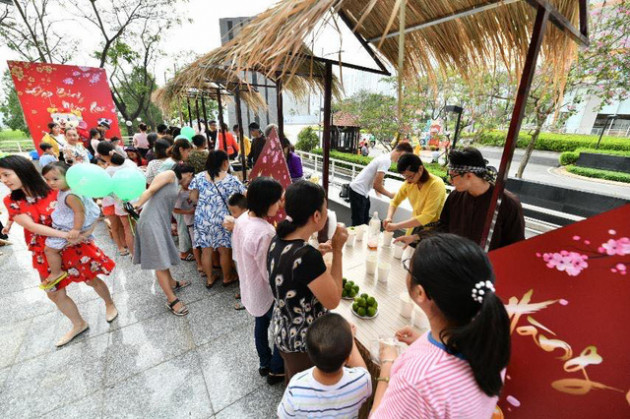 Khu đô thị, chung cư rộn ràng tràn ngập sắc xuân đón Tết Canh Tý - Ảnh 13.