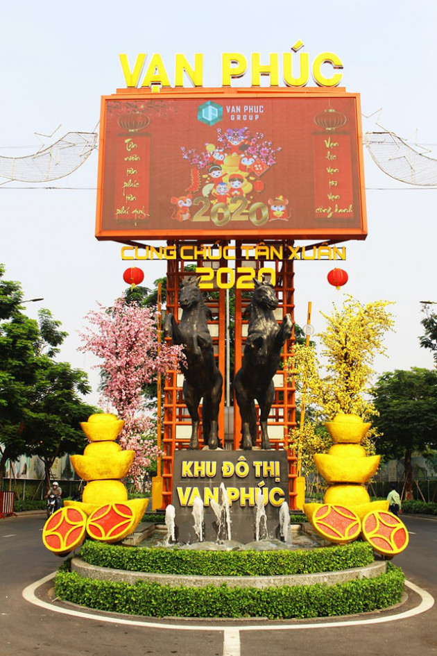 Khu đô thị, chung cư rộn ràng tràn ngập sắc xuân đón Tết Canh Tý - Ảnh 7.