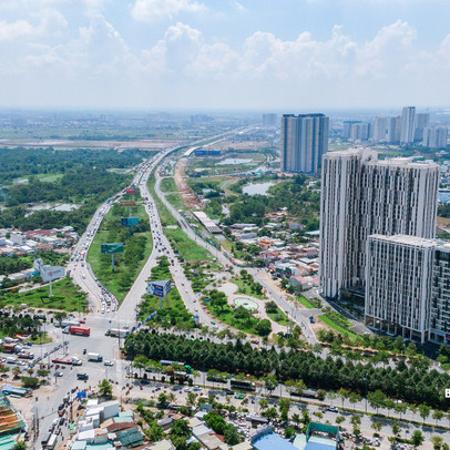 Kiểm soát chặt chẽ tín dụng bất động sản: Khách hàng vay tiền mua nhà làm sao để cân đối bài toán tài chính?