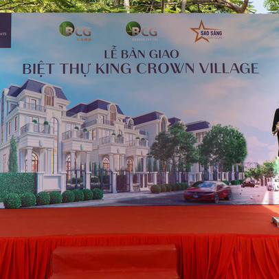 King Crown Village bàn giao 5 căn biệt thự đầu tiên cho khách hàng