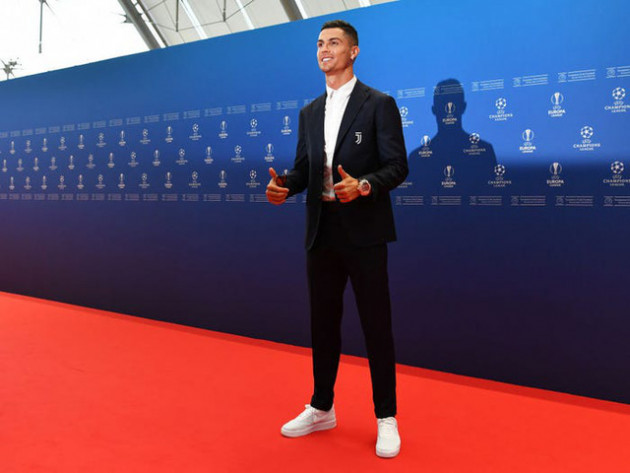 Là cầu thủ đầu tiên có 1 tỷ USD, Cristiano Ronaldo kiếm và tiêu tiền ra sao? - Ảnh 8.