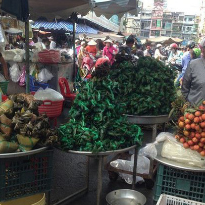 'Lá xông, bánh ú nước tro' đắt hàng trước tết Đoan Ngọ