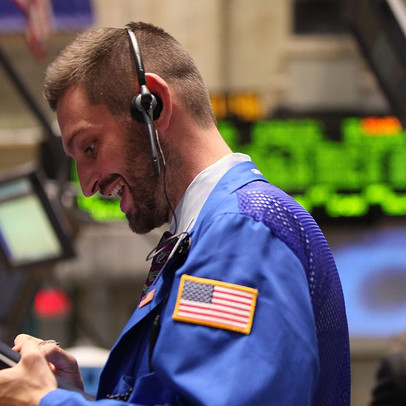 Lạc quan trước dự luật kích thích, Dow Jones tăng 160 điểm, chứng kiến tuần khởi sắc nhất kể từ tháng 8