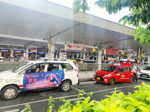 Lại lo sân bay Tân Sơn Nhất thiếu xe đón khách