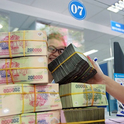 Lãi ngân hàng ước giảm 22% trong nửa cuối năm