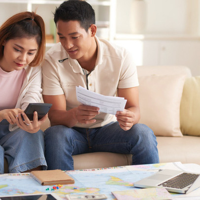 Làm thế nào để gia đình trẻ chu toàn sức khỏe lẫn kinh tế?