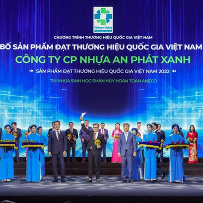 Lần đầu tiên sản phẩm nhựa sinh học phân hủy được vinh danh là Thương hiệu quốc gia Việt Nam