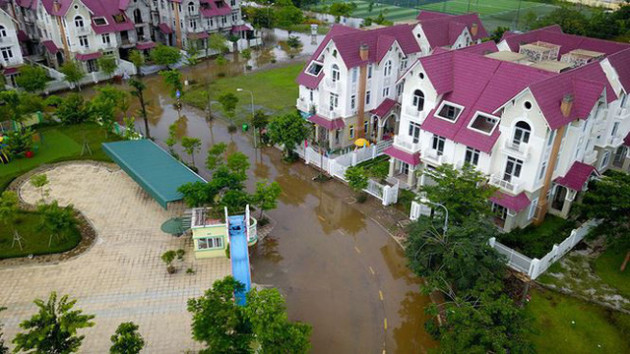 ‘Làng' biệt thự triệu đô Hà Nội ngập lụt vì bị bỏ rơi?