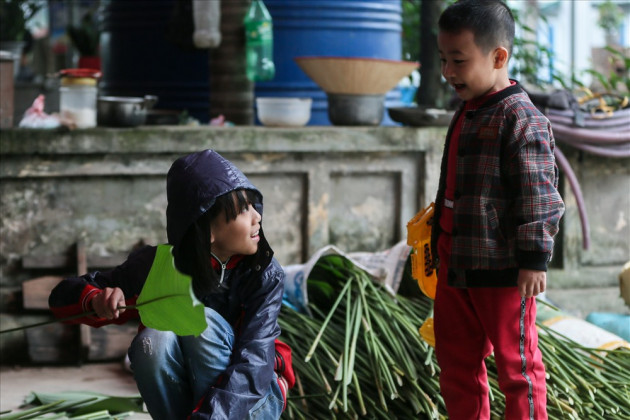 Làng lá dong lâu đời đất Hà thành tất bật trong những ngày cận tết - Ảnh 8.