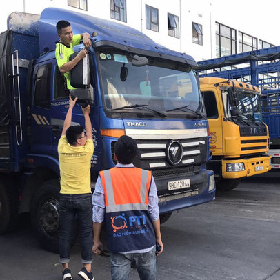 Lạng Sơn triển khai thí điểm bảo hiểm bắt buộc TNDS cho chủ xe Trung Quốc tại cửa khẩu Hữu Nghị