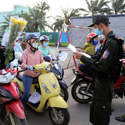 Lãnh đạo TP. HCM đối thoại trực tiếp về Chỉ thị 'mở cửa' từ 1/10: Khuyến khích người dân ở lại vì thành phố cần người lao động