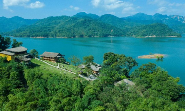 Liên tục “cháy” phòng các khu nghỉ dưỡng gần Hà Nội - Ảnh 1.