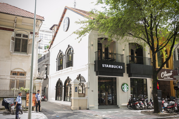 Liên tục nhiều khách hàng phản ánh mất đồ tại Starbucks Hàn Thuyên, giám đốc truyền thông lên tiếng: "Cửa hàng không làm gì được cả"