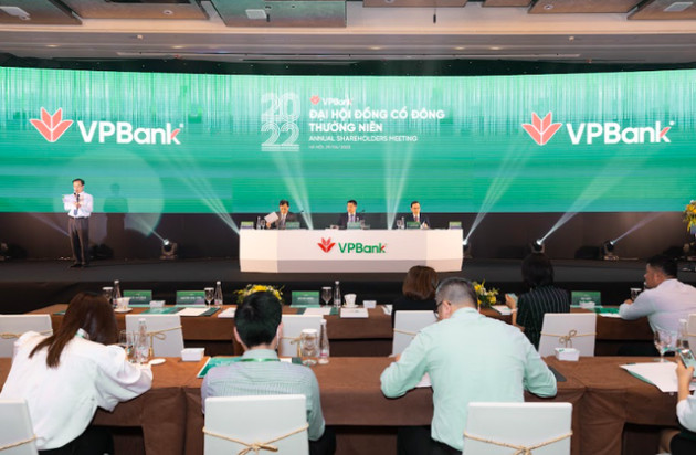 [Live] ĐHCĐ VPBank: Tiếp tục đặt mục tiêu tăng trưởng cao và kế hoạch tăng vốn khủng, đang nghiên cứu hỗ trợ 1 TCTD yếu kém - Ảnh 4.