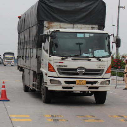 Lo ách tắc sản xuất ở Hà Nội