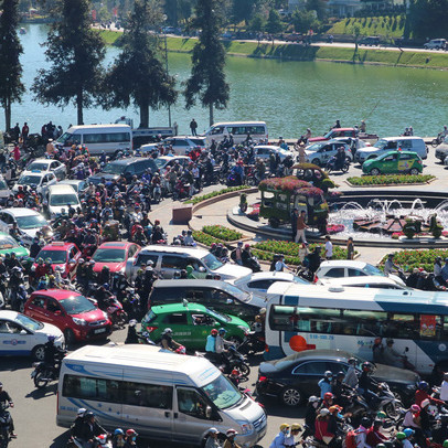 Lộ diện địa phương lọt top tỷ lệ người dân mua ô tô nhiều nhất, nhưng không thuộc top 10 tỉnh thành có GRDP bình quân đầu người cao nhất năm