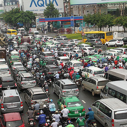 Lộ diện nhiều tuyến đường ‘giải cứu’ sân bay