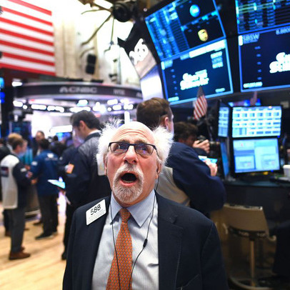 Lo ngại tình trạng đầu cơ, Dow Jones rớt hơn 600 điểm, S&P 500 xoá sạch đà tăng từ đầu năm