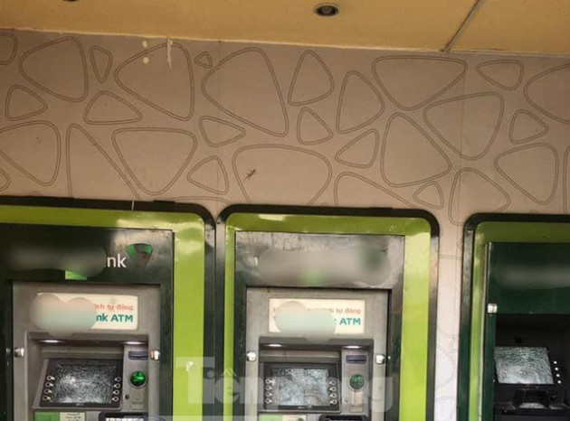 Loạt cây ATM ở Bình Dương bị kẻ gian đập phá