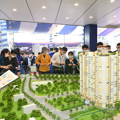 Lời giải cho bài toán bảo toàn vốn từ kiều hối giữa biến động thị trường