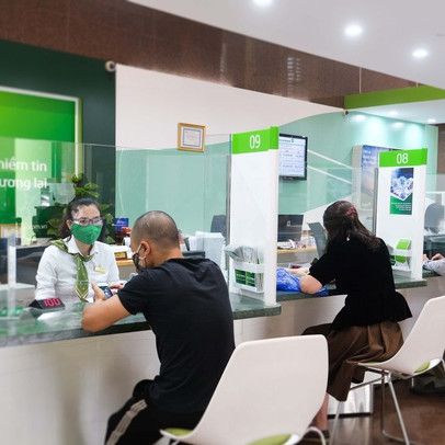 Lợi và hại của chính sách ''zero fee'' nhìn từ "ông lớn" Vietcombank