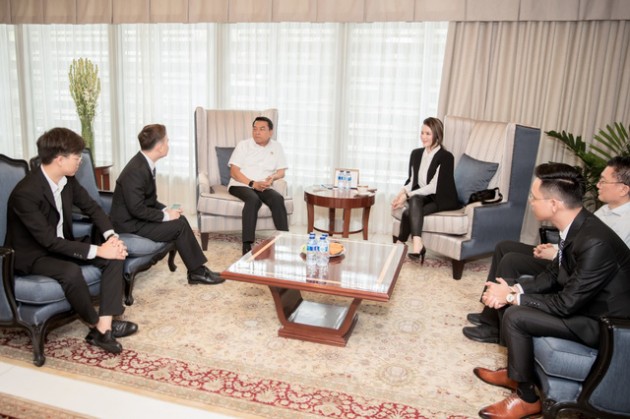 Lý Nhã Kỳ gặp gỡ Chánh Văn phòng Phủ Tổng thống Indonesia - Ảnh 4. Lý Nhã Kỳ gặp gỡ Chánh Văn phòng Phủ Tổng thống Indonesia - Ảnh 4.