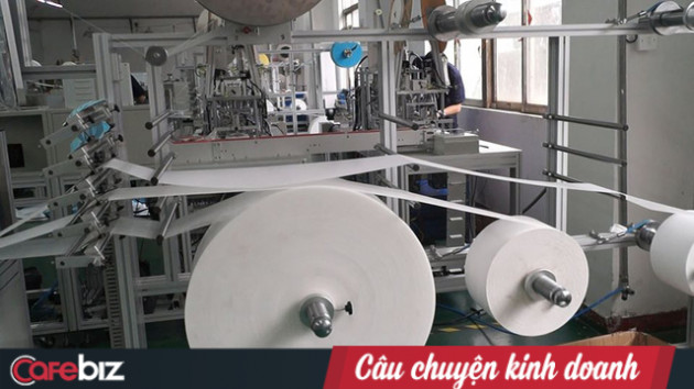 Mạnh thường quân chi hàng tỷ đồng nhập máy sản xuất 15-20 triệu khẩu trang phát miễn phí: Khi mà tôi đã tự tin khẳng định, tức là chúng tôi đã có đầy đủ giấy tờ - Ảnh 4.