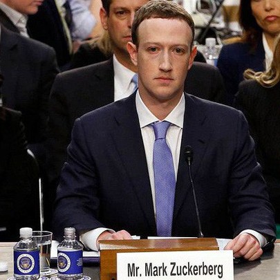 Mark Zuckerberg bị “hỏi sốc” trong phiên điều trần ở Thượng viện