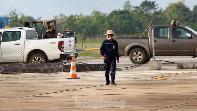 Máy bay ngủ la liệt trên sân bay Nội Bài do ảnh hưởng của đại dịch COVID-19 - Ảnh 10.